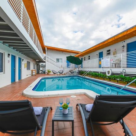 Cozy 1 Bedroom With Pool Steps From The Beach #41 Hollywood Esterno foto
