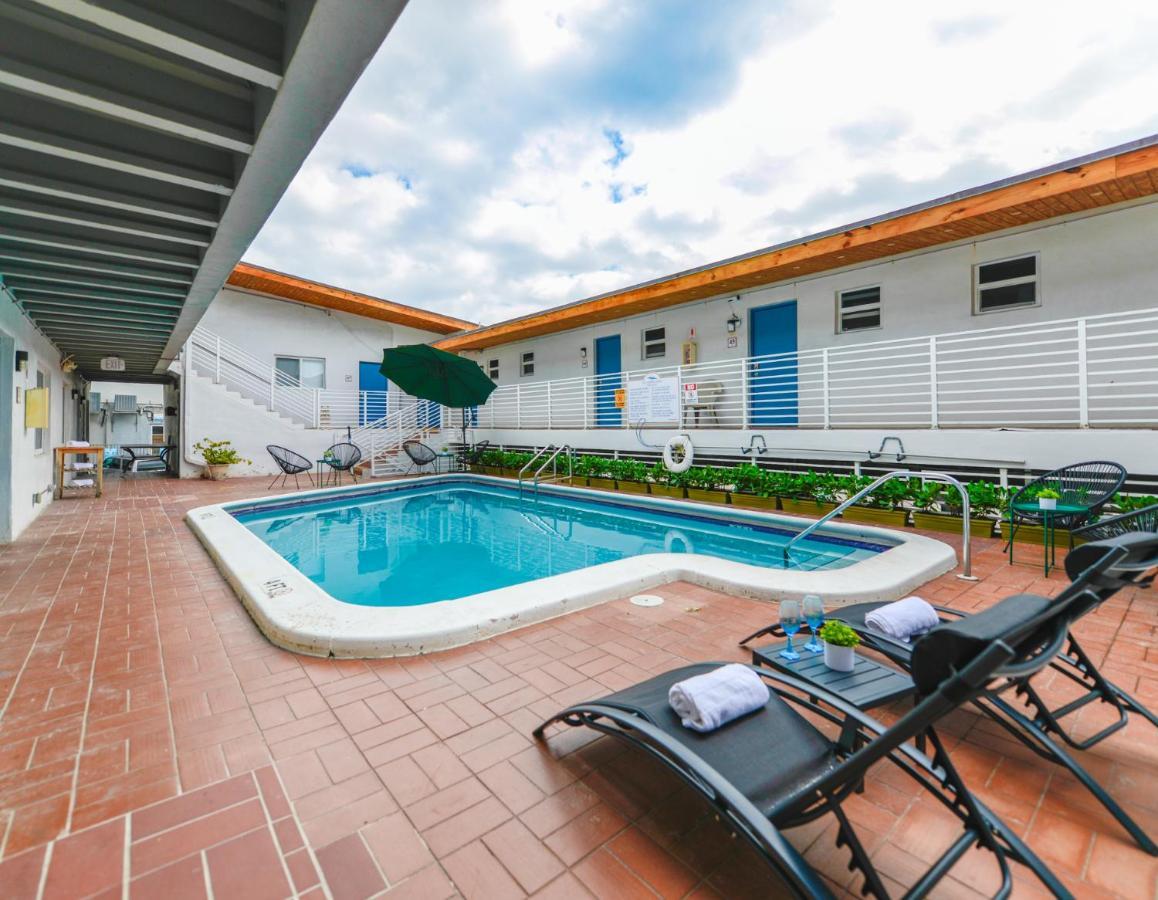 Cozy 1 Bedroom With Pool Steps From The Beach #41 Hollywood Esterno foto