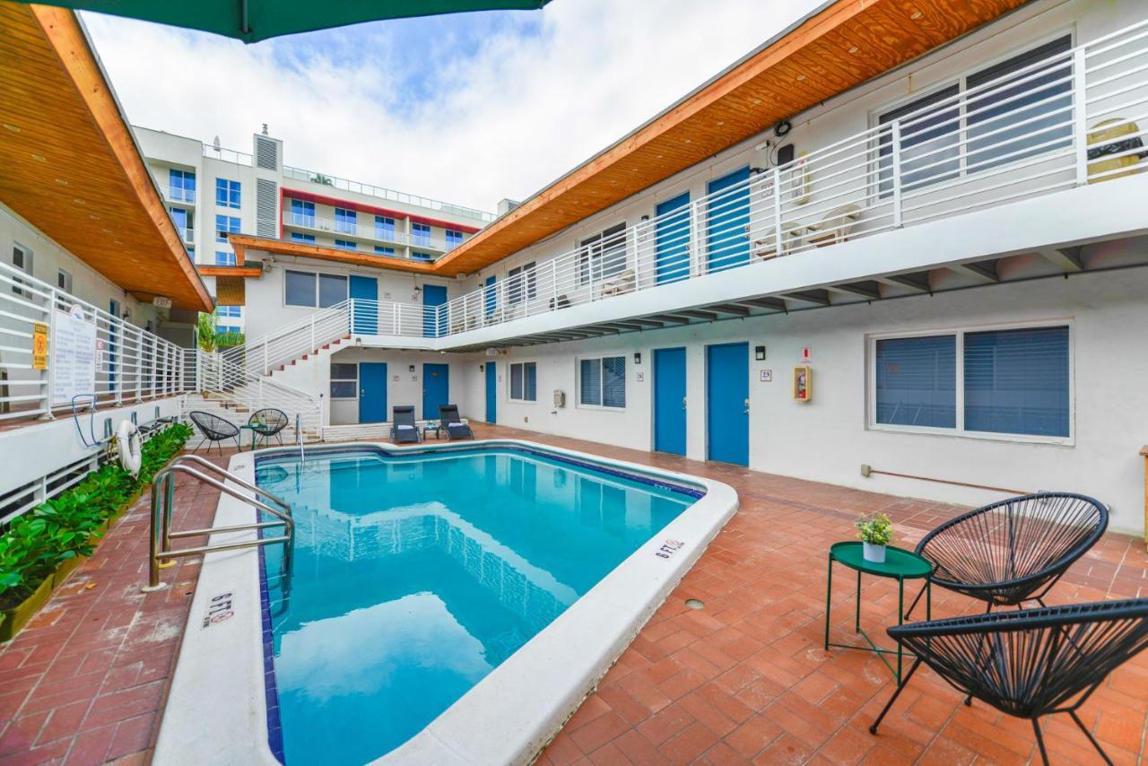 Cozy 1 Bedroom With Pool Steps From The Beach #41 Hollywood Esterno foto